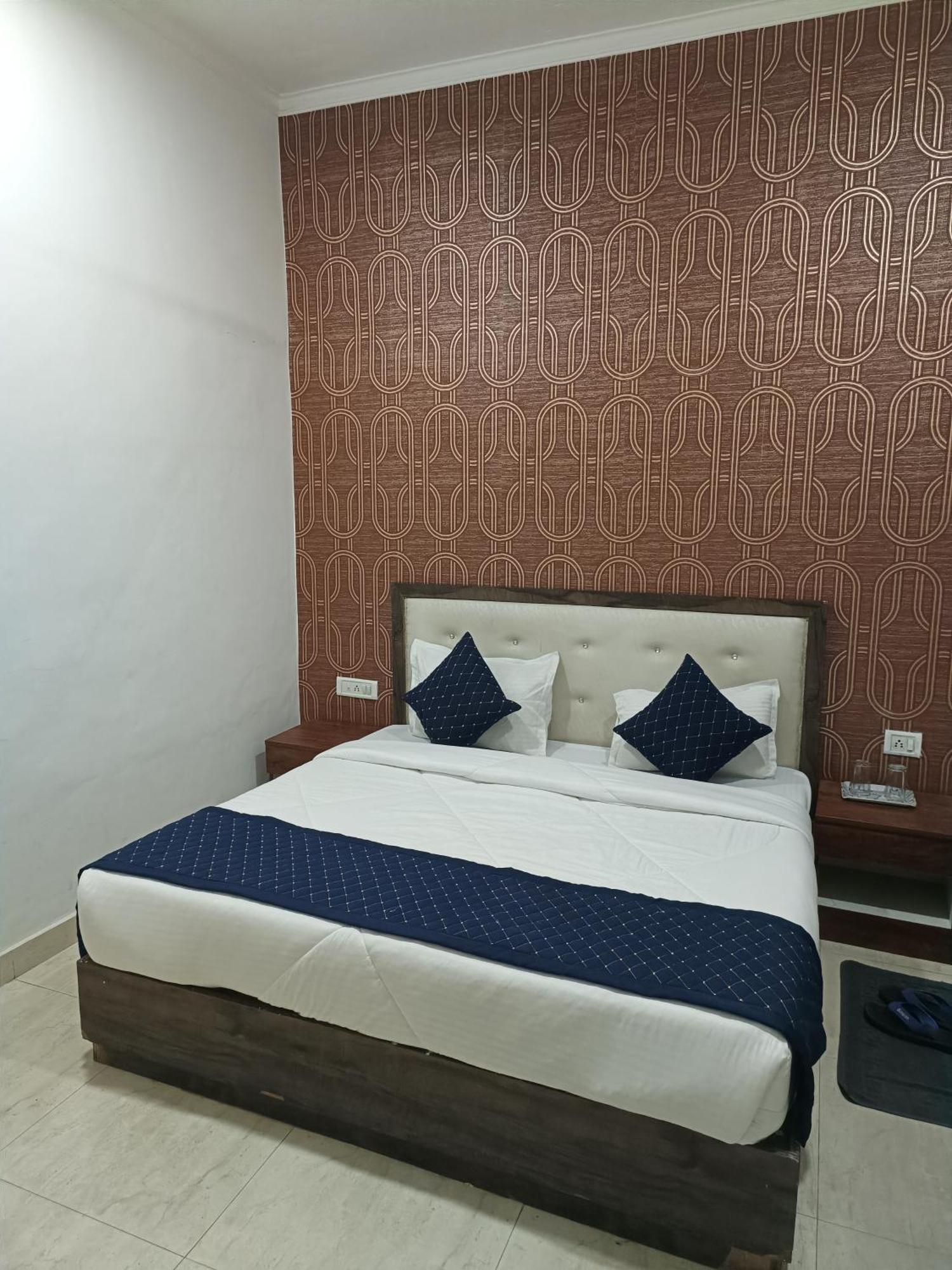 Sweet Palace In New Delhi